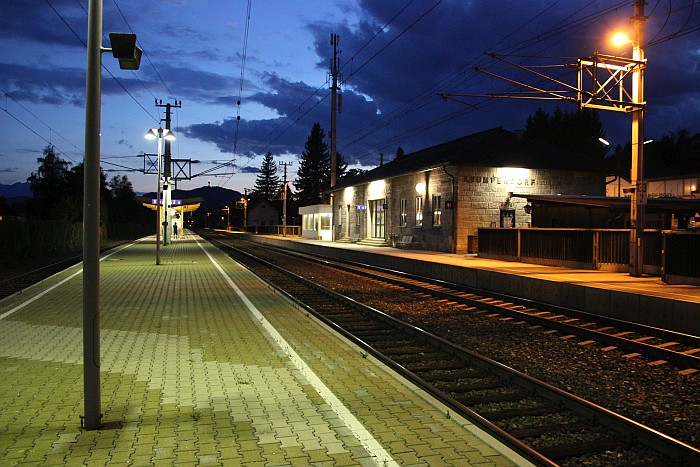 Bahnhof Krumpendorf Dämmerung 2017