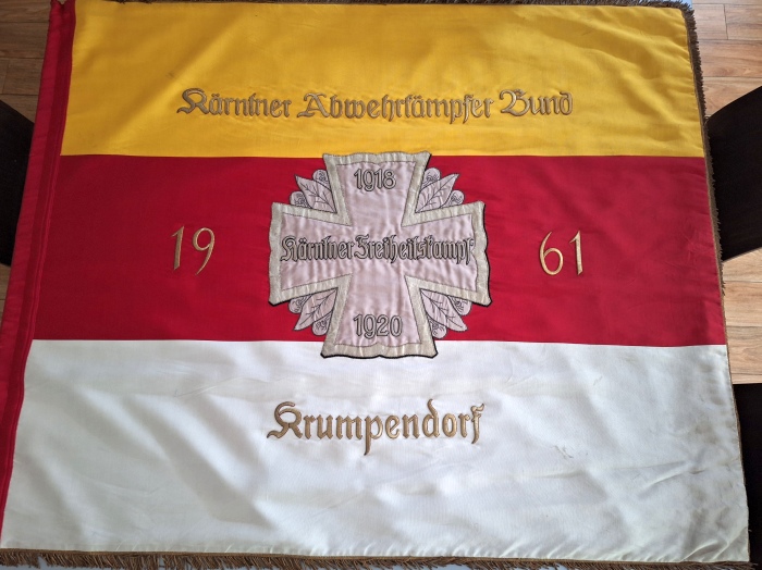 Fahne des Abwehrkämpferbundes Krumpendorf 1961