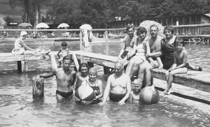 Badegruppe Terrassenhotelbad 1929