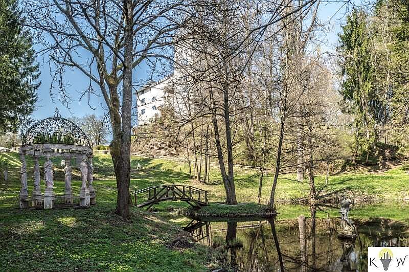 Schloss Drasing - Garten mit Teich