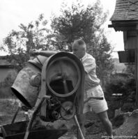 Krumpendorf 1955-1958 Arbeit an der Betonmischmaschine