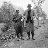 Krumpendorf 1955-1958 zwei Fischer mit Fang