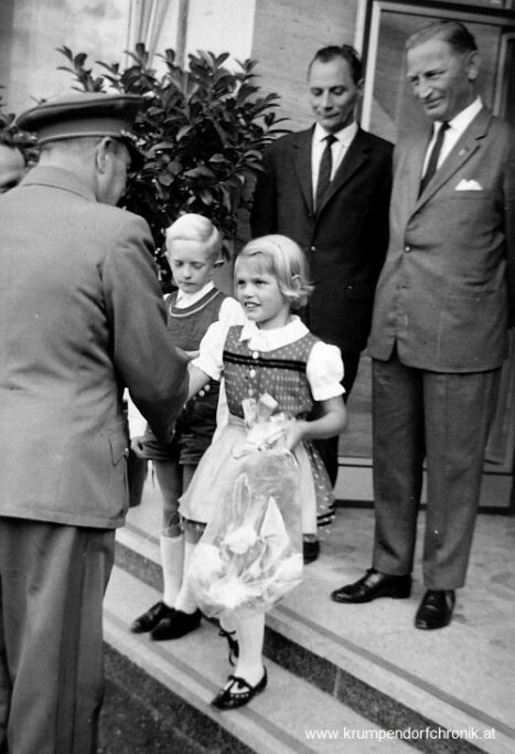 Posteneröffnung 1965 mit den Kindern Karin Müller und Günther Spick