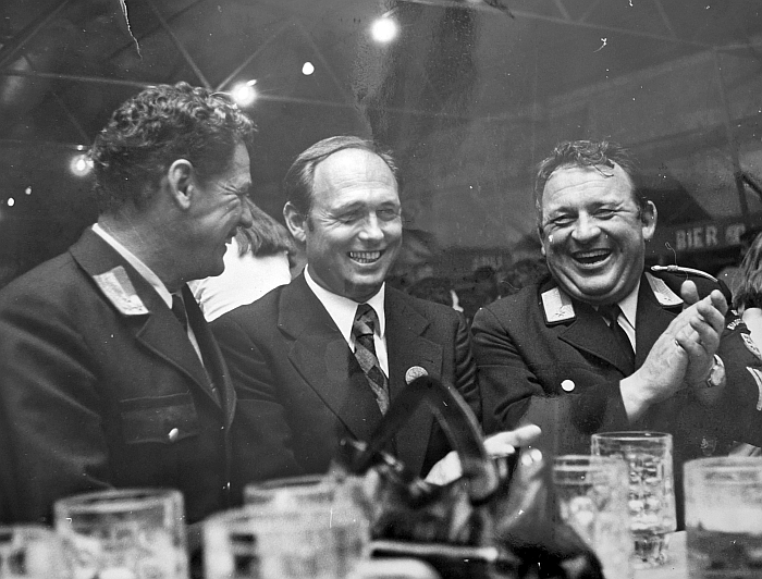 Im Festzelt v.l.: AFK Rebernig, LH Wagner, FK Koch 1977