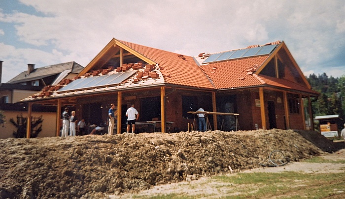 Neues Klubhaus in der Bauphase 1997