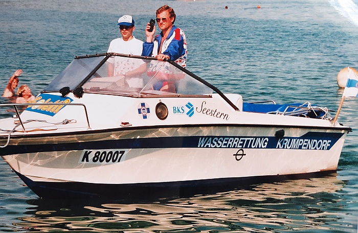 Heinz Kernjak im Motorboot