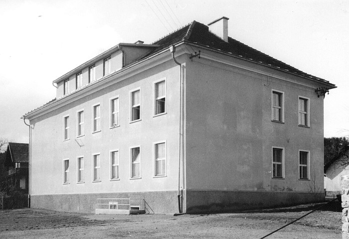 Umgebaute Volksschule 1952