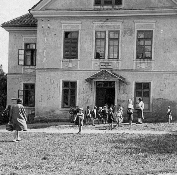 Volksschule Krumpendorf 1944