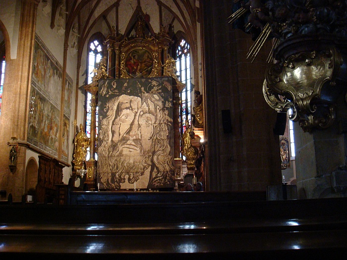 Fastentuch im Dom zu Maria Saal